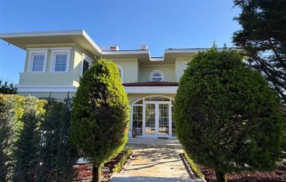 Enka Country'de Satılık 6+1 Tripleks Villa - Özel Dekorasyonlu