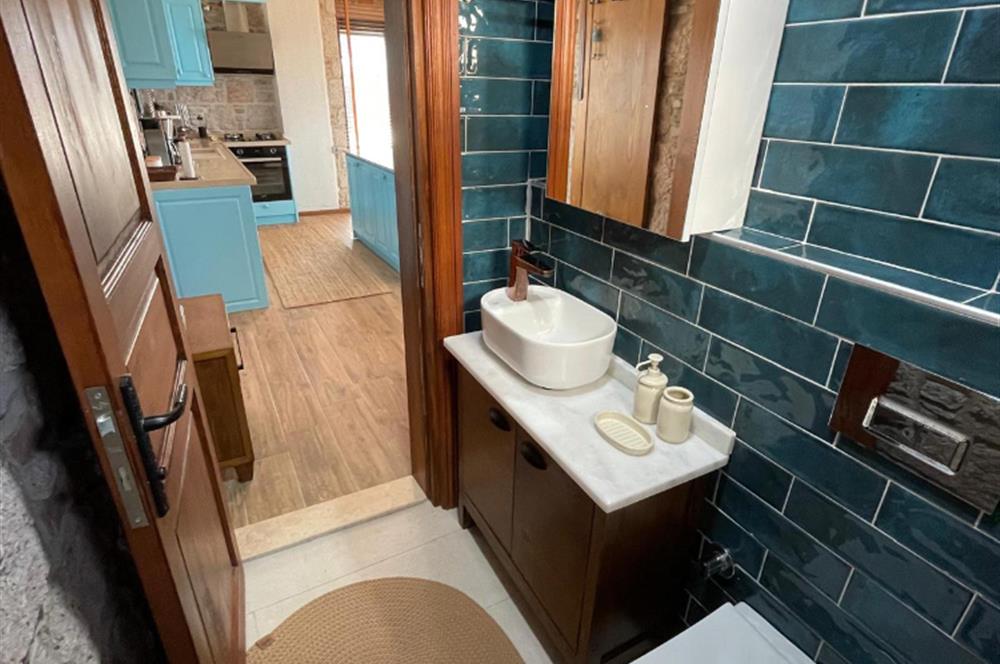 Cunda'da Yaz-Kış Kiralık, Denize Sıfır,Full Eşyalı Taş Villa