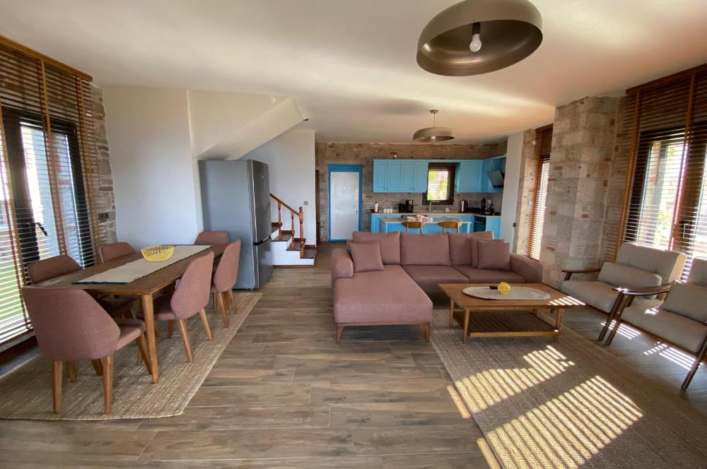 Cunda'da Yaz-Kış Kiralık, Denize Sıfır,Full Eşyalı Taş Villa