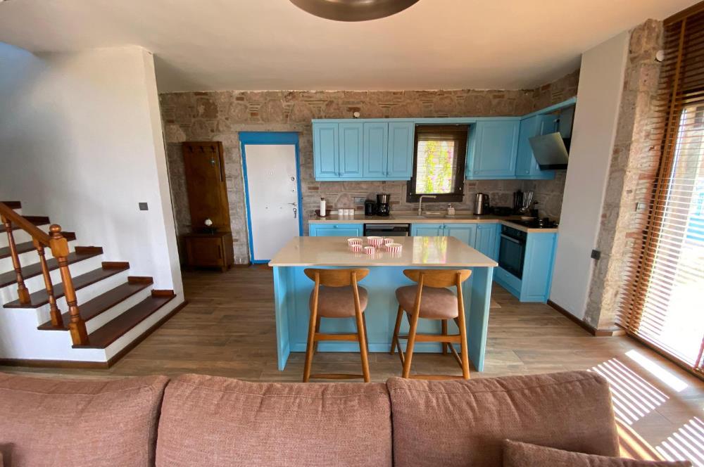 Cunda'da Yaz-Kış Kiralık, Denize Sıfır,Full Eşyalı Taş Villa