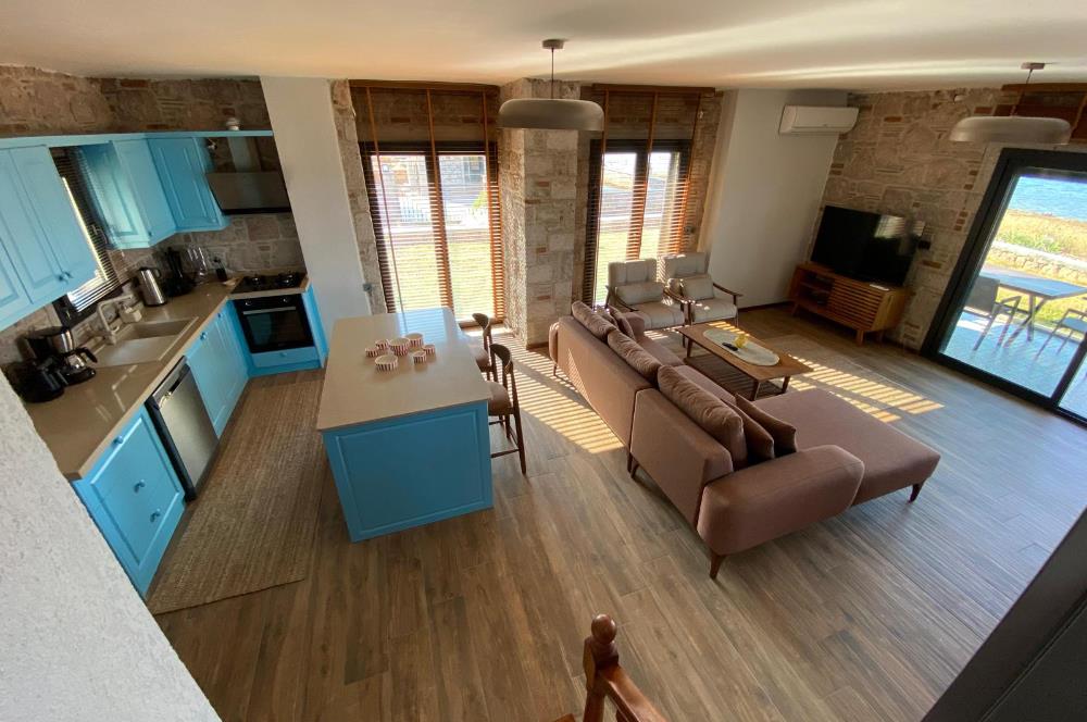 Cunda'da Yaz-Kış Kiralık, Denize Sıfır,Full Eşyalı Taş Villa