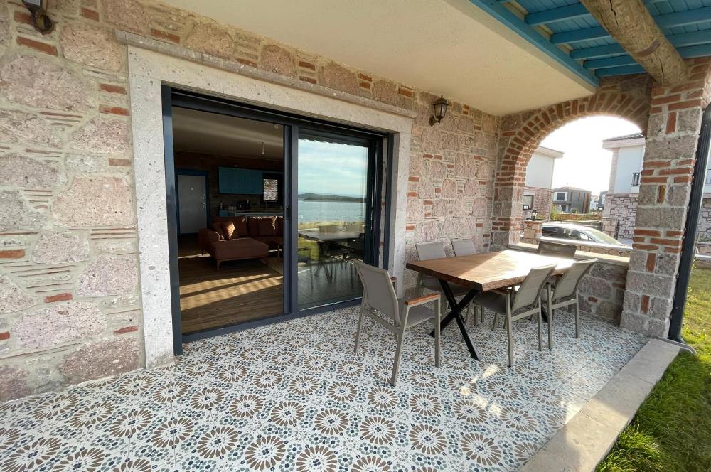 Cunda'da Yaz-Kış Kiralık, Denize Sıfır,Full Eşyalı Taş Villa