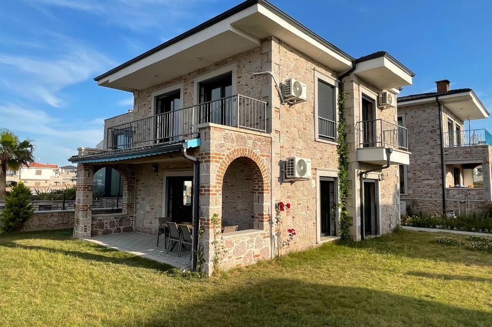 Cunda'da Yaz-Kış Kiralık, Denize Sıfır,Full Eşyalı Taş Villa