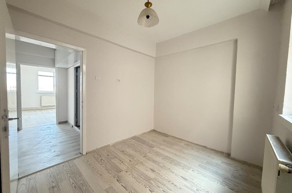 İstasyon Mah. Hastane Yanında 3+1 Bağımsız Yenilenmiș