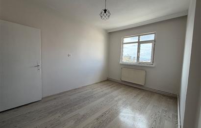 İstasyon Mah. Hastane Yanında 3+1 Bağımsız Yenilenmiș