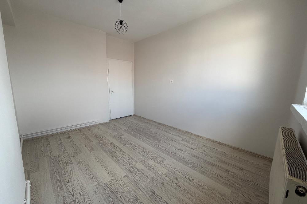 İstasyon Mah. Hastane Yanında 3+1 Bağımsız Yenilenmiș