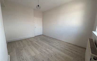 İstasyon Mah. Hastane Yanında 3+1 Bağımsız Yenilenmiș