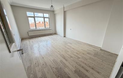 İstasyon Mah. Hastane Yanında 3+1 Bağımsız Yenilenmiș