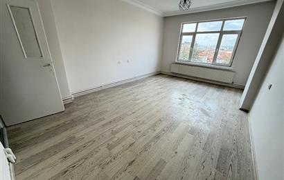 İstasyon Mah. Hastane Yanında 3+1 Bağımsız Yenilenmiș