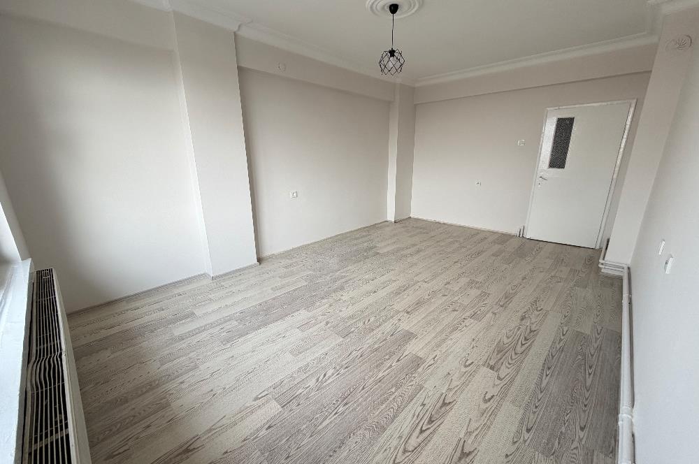 İstasyon Mah. Hastane Yanında 3+1 Bağımsız Yenilenmiș