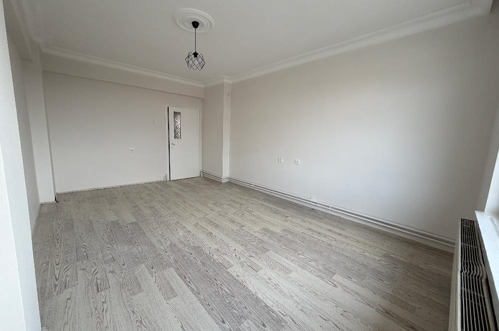 İstasyon Mah. Hastane Yanında 3+1 Bağımsız Yenilenmiș