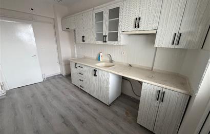 İstasyon Mah. Hastane Yanında 3+1 Bağımsız Yenilenmiș