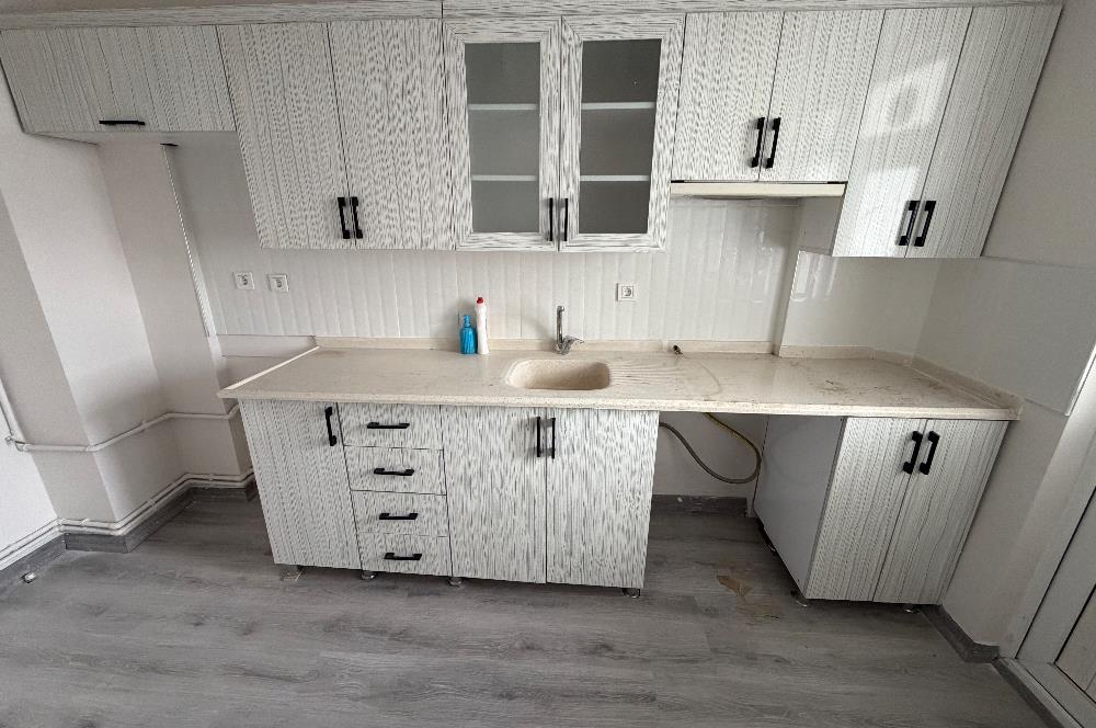 İstasyon Mah. Hastane Yanında 3+1 Bağımsız Yenilenmiș