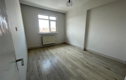 İstasyon Mah. Hastane Yanında 3+1 Bağımsız Yenilenmiș