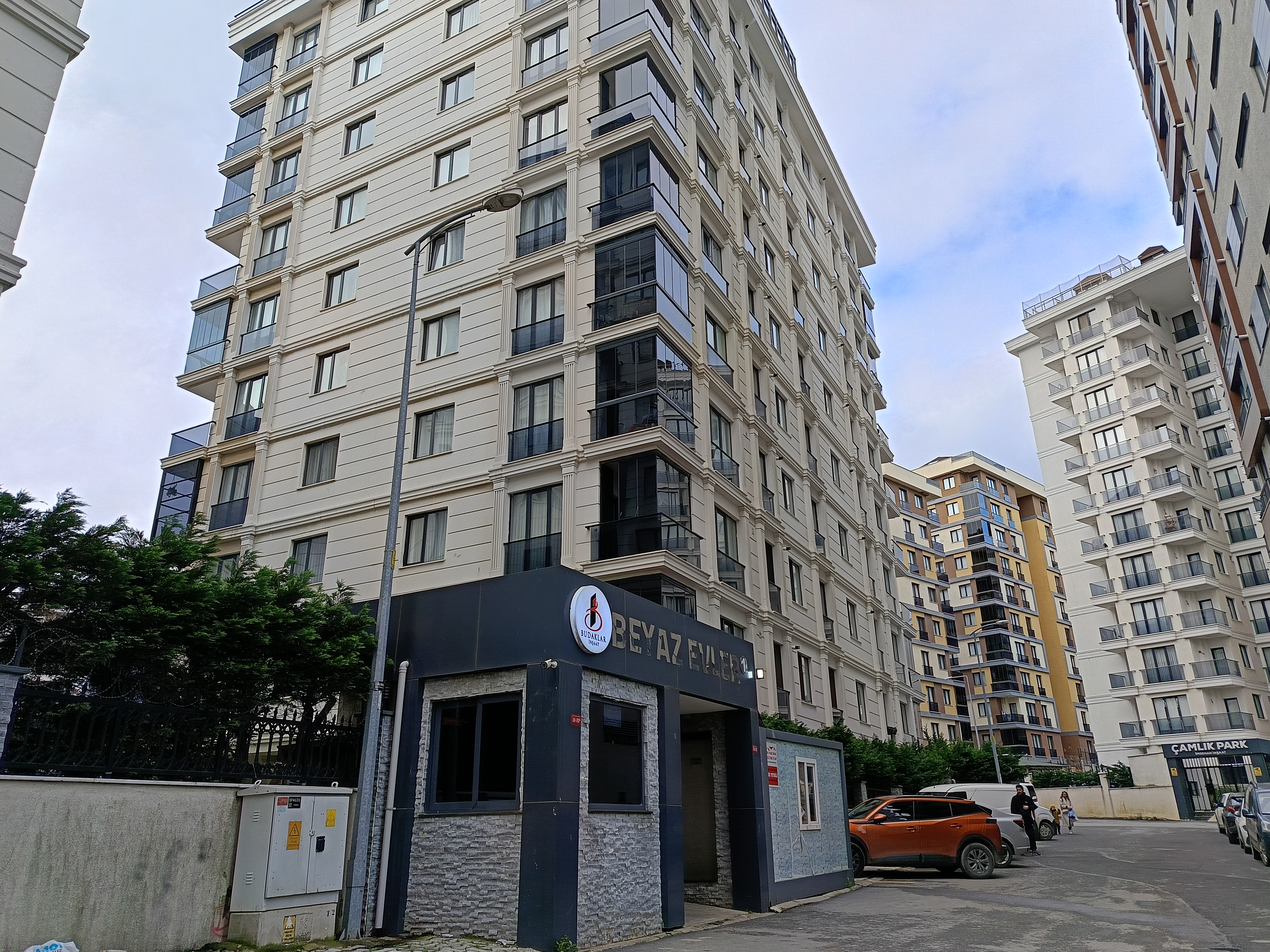 Çekmeköy Beyaz Evler Sitesi Kiralık 3+1 Daire