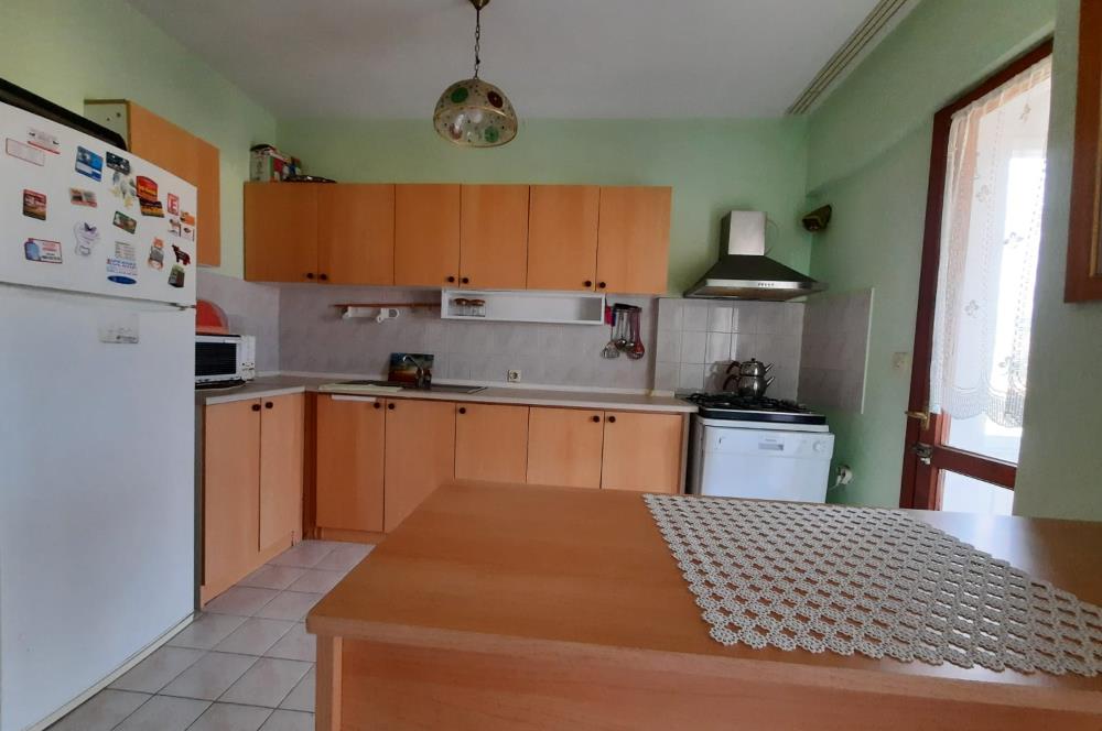 Şarköy'de, Denize Sıfır Sitede, Havuzlu, Satılık, 2+1 Yazlık