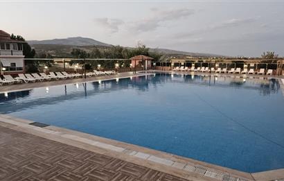 Şarköy'de, Denize Sıfır Sitede, Havuzlu, Satılık, 2+1 Yazlık