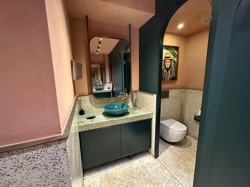 Teşvikiyede satılık kiracılı iş yeri