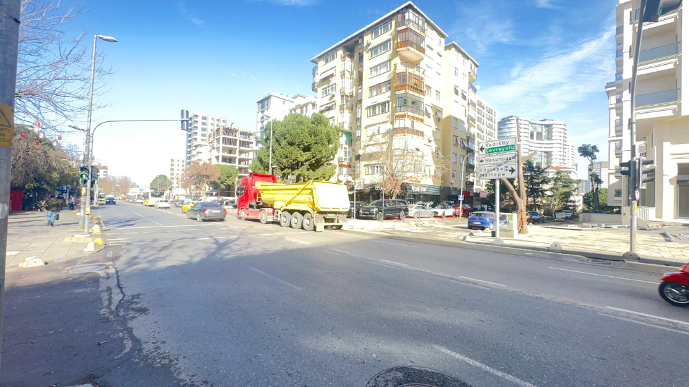SÖĞÜTLÜÇEŞME MARMARAY CADDE ÜSTÜ 92 m2 OFİS 2+1 40m2 BALKONLU