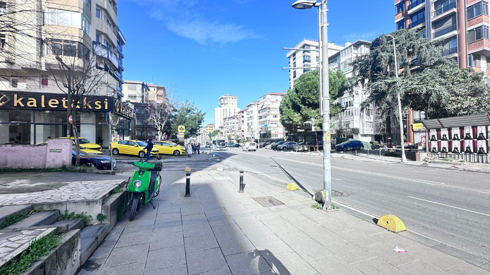 SÖĞÜTLÜÇEŞME MARMARAY CADDE ÜSTÜ 92 m2 OFİS 2+1 40m2 BALKONLU