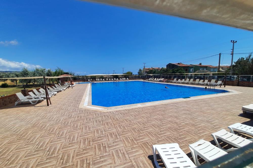 Şarköy'de, Denize Sıfır Sitede, Havuzlu, Satılık, 2+1 Yazlık