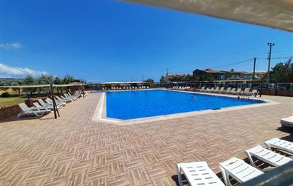 Şarköy'de, Denize Sıfır Sitede, Havuzlu, Satılık, 2+1 Yazlık