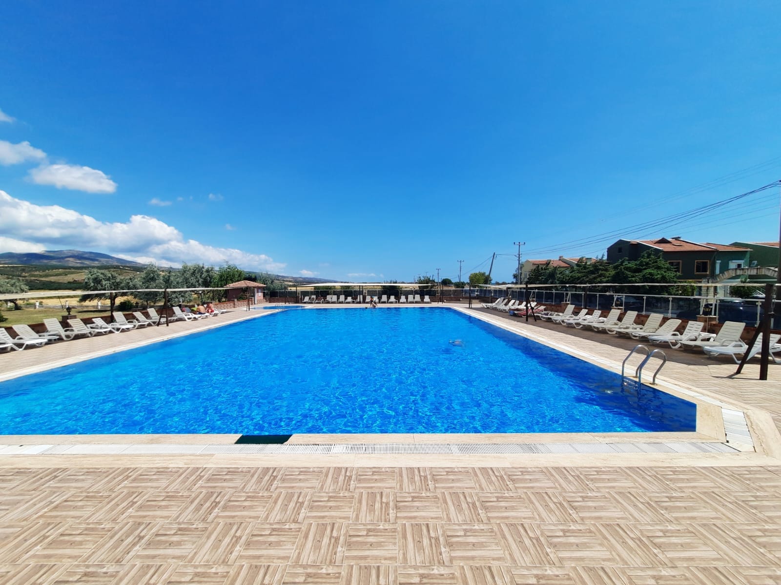 Şarköy'de, Denize Sıfır Sitede, Havuzlu, Satılık, 2+1 Yazlık