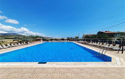 Şarköy'de, Denize Sıfır Sitede, Havuzlu, Satılık, 2+1 Yazlık