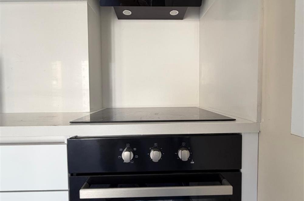 Göztepe'de Bağdat caddesine yakın 1+1 kiralık daire otoparklı