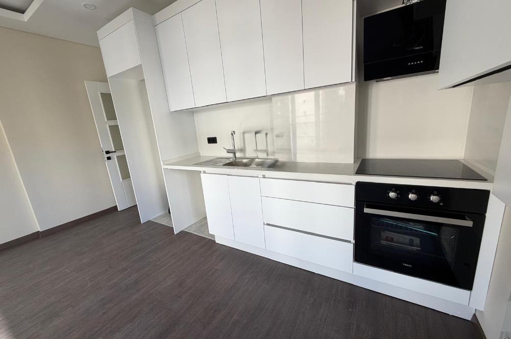 Göztepe'de Bağdat caddesine yakın 1+1 kiralık daire otoparklı