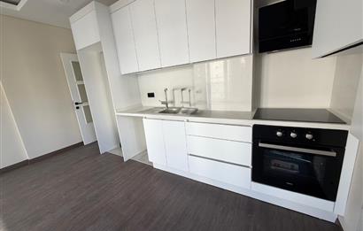 Göztepe'de Bağdat caddesine yakın 1+1 kiralık daire otoparklı