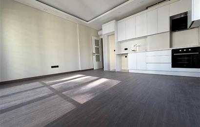 Göztepe'de Bağdat caddesine yakın 1+1 kiralık daire otoparklı