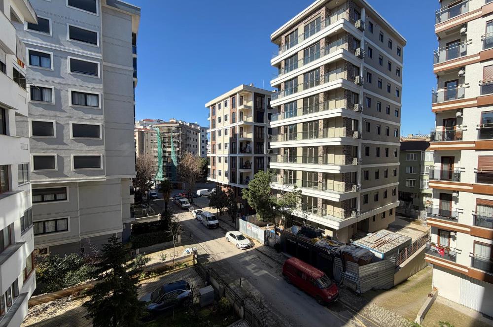 Göztepe'de Bağdat caddesine yakın 1+1 kiralık daire otoparklı