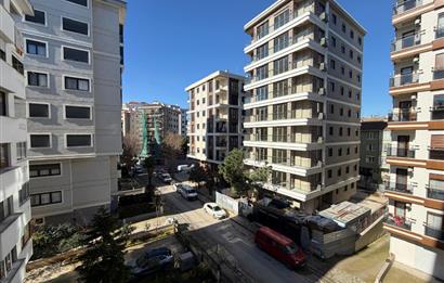 Göztepe'de Bağdat caddesine yakın 1+1 kiralık daire otoparklı