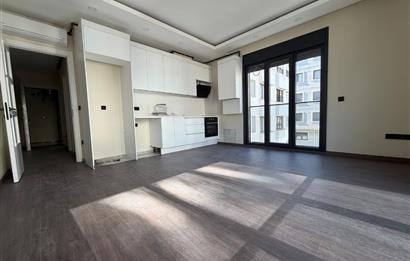 Göztepe'de Bağdat caddesine yakın 1+1 kiralık daire otoparklı