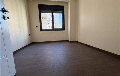 Göztepe'de Bağdat caddesine yakın 1+1 kiralık daire otoparklı