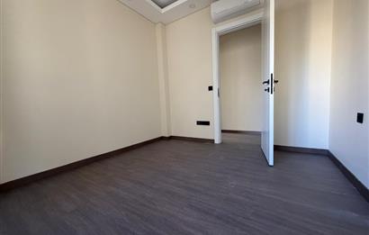 Göztepe'de Bağdat caddesine yakın 1+1 kiralık daire otoparklı