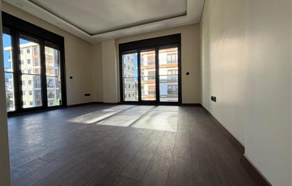 Göztepe'de Bağdat caddesine yakın 1+1 kiralık daire otoparklı