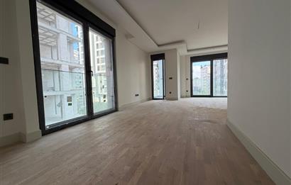 Suadiye Ayşe Çavuş Caddesi'nde 2+1 Kiralık Daire yeni bina
