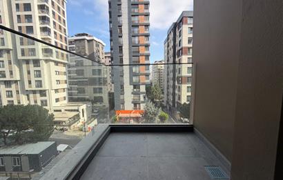 Suadiye Ayşe Çavuş Caddesi'nde 2+1 Kiralık Daire yeni bina