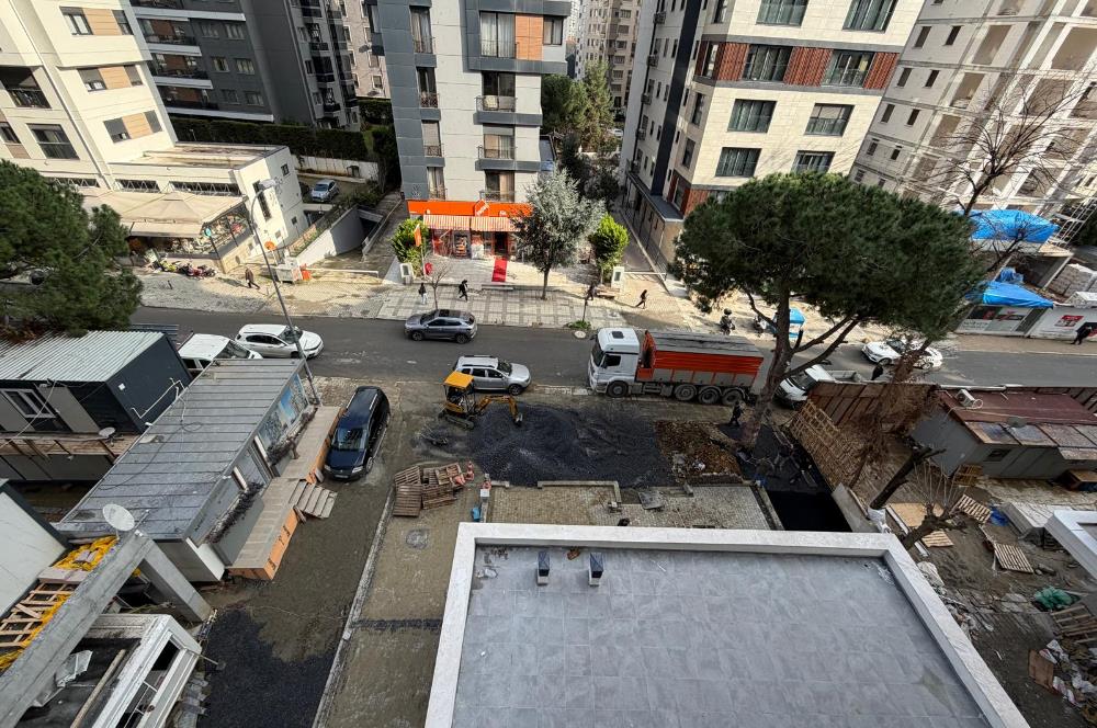 Suadiye Ayşe Çavuş Caddesi'nde 2+1 Kiralık Daire yeni bina