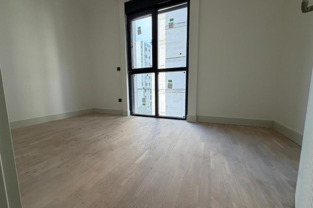 Suadiye Ayşe Çavuş Caddesi'nde 2+1 Kiralık Daire yeni bina