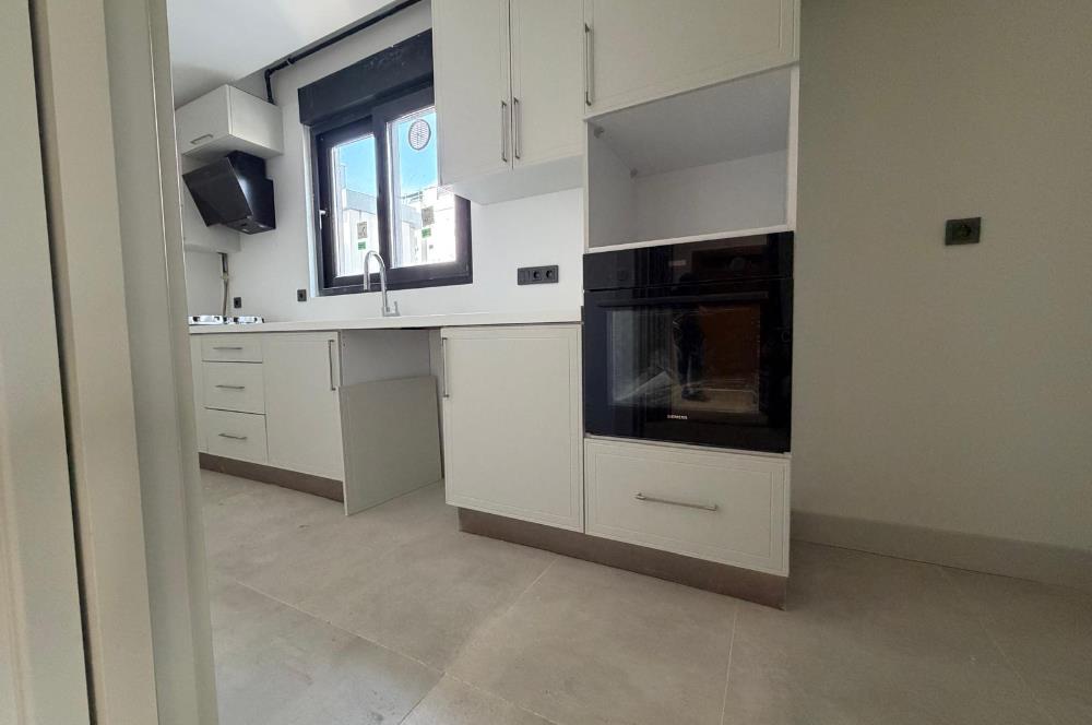Suadiye Ayşe Çavuş Caddesi'nde 2+1 Kiralık Daire yeni bina