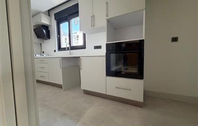 Suadiye Ayşe Çavuş Caddesi'nde 2+1 Kiralık Daire yeni bina