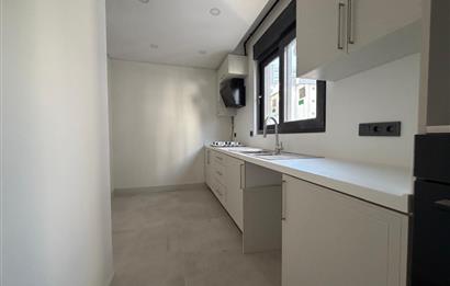 Suadiye Ayşe Çavuş Caddesi'nde 2+1 Kiralık Daire yeni bina