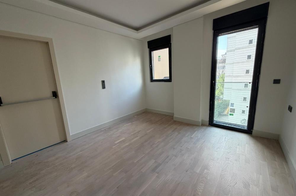 Suadiye Ayşe Çavuş Caddesi'nde 2+1 Kiralık Daire yeni bina