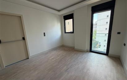 Suadiye Ayşe Çavuş Caddesi'nde 2+1 Kiralık Daire yeni bina