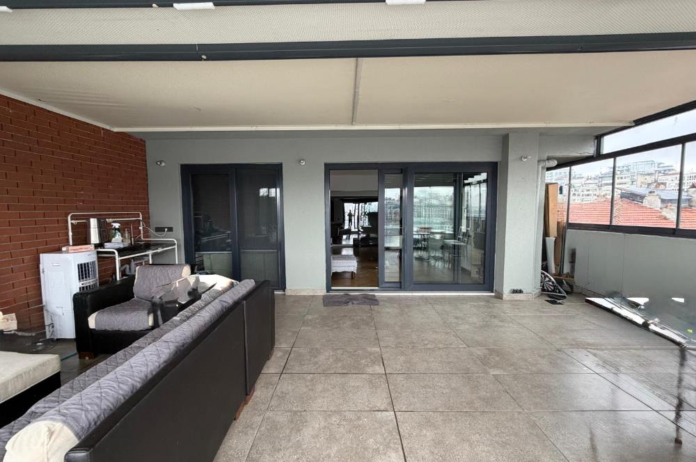 Beşiktaş'ta deniz manzaralı 5+1 dubleks daire