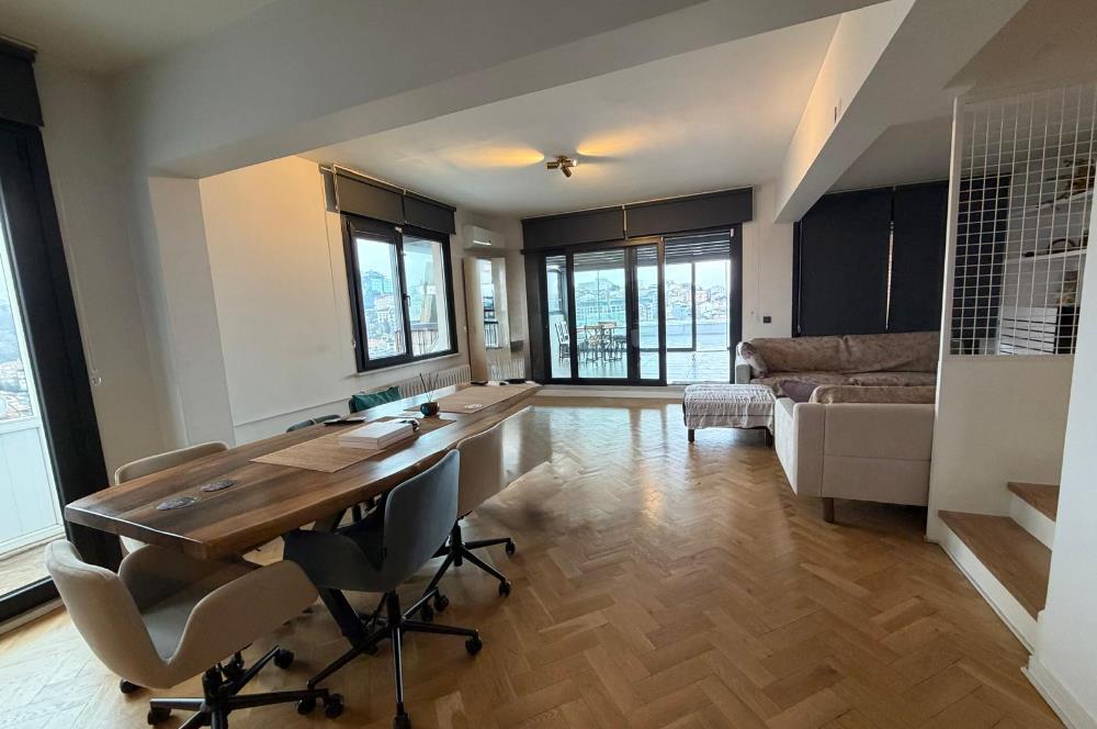 Beşiktaş'ta deniz manzaralı 5+1 dubleks daire