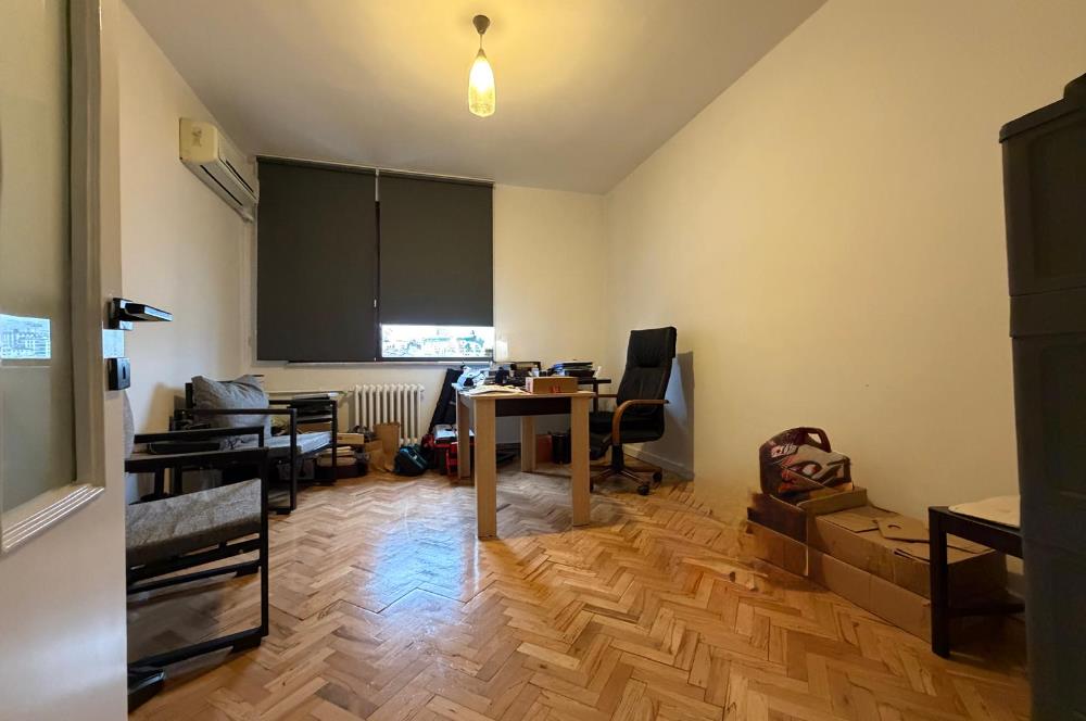 Beşiktaş'ta deniz manzaralı 5+1 dubleks daire